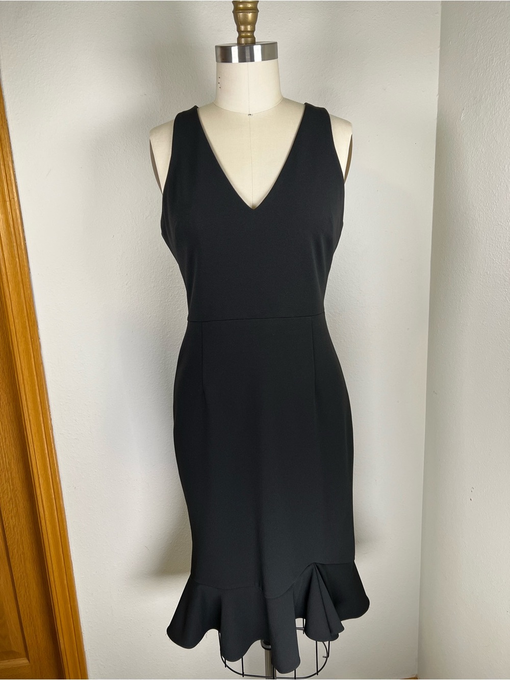 Betsey Johnson Black Sleeveless V-Neck Midi Dress with Ruffle Hem Size 4